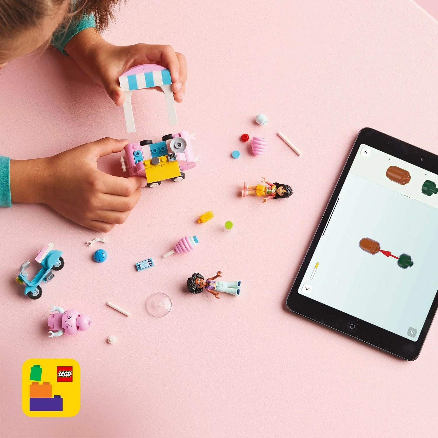 Set ndërtimi LEGO Friends 42643, kioskë sheqerka pambuku dhe skuter, 110 pjesë, shumëngjyrësh