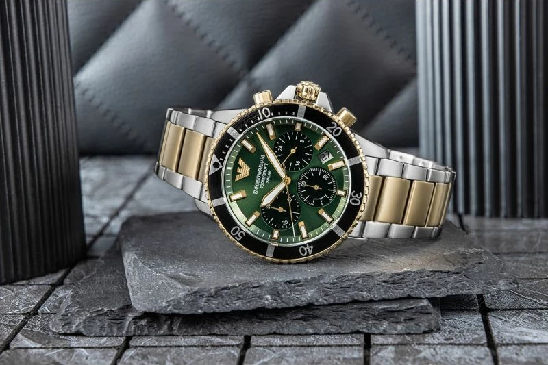 Orë dore meshkujsh Emporio Armani World Explorer AR11695, dyngjyrëshe, me kuti