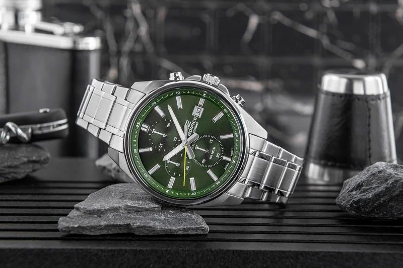 Orë dore për meshkuj Casio, argjendi me të gjelbër