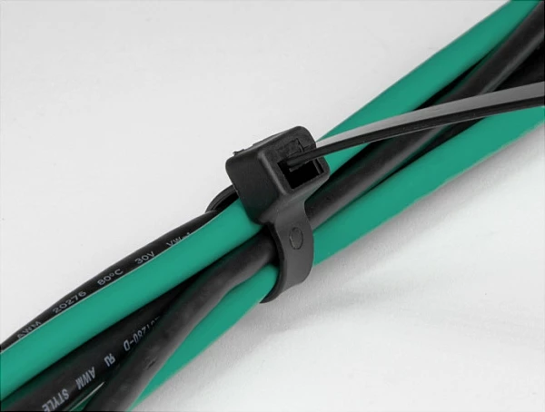 Lidhëse kabllosh DeLOCK 380 x 4.8 mm, rezistente ndaj nxehtësisë, 100 copë, e zezë