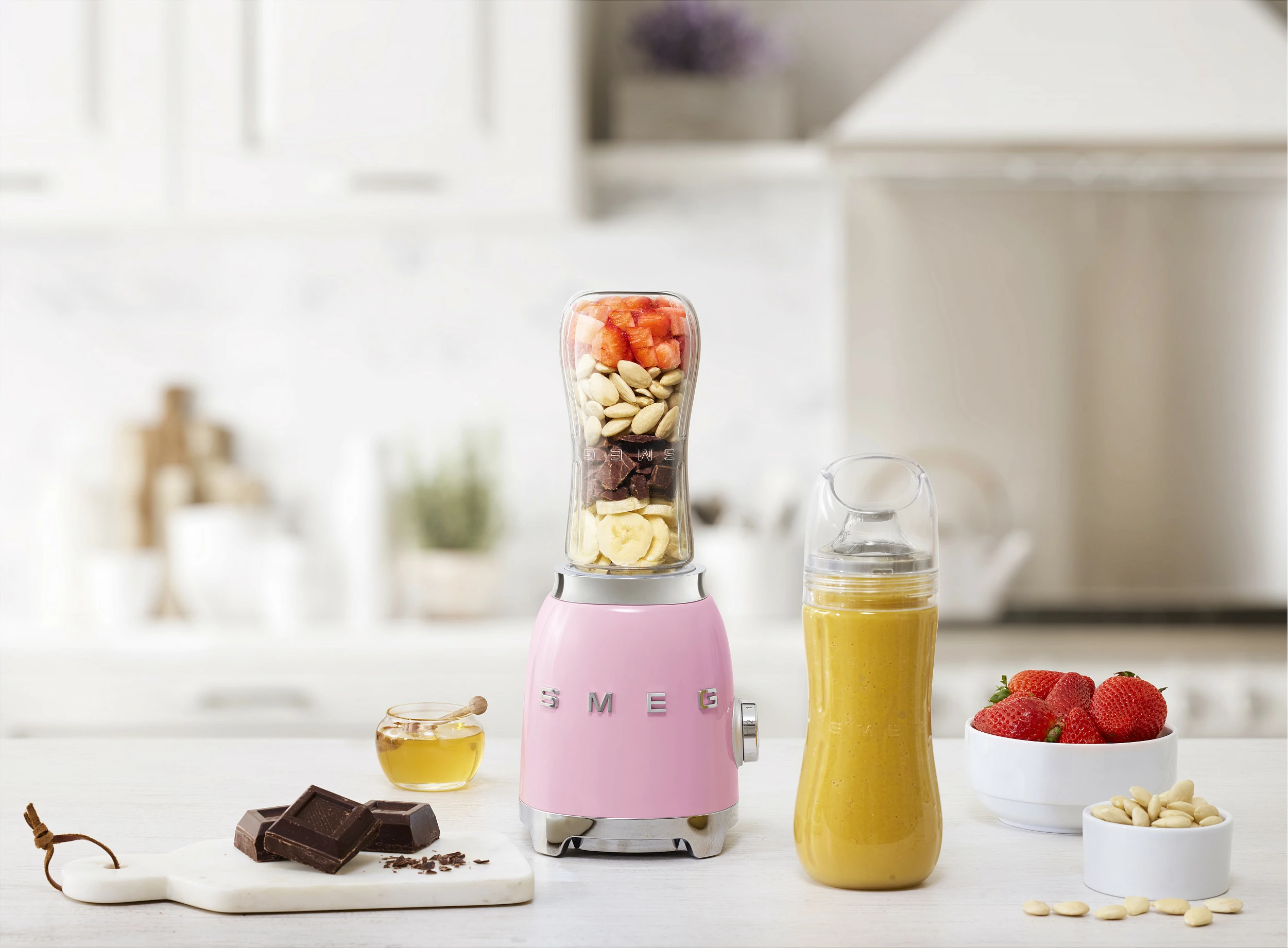 Blender tavoline SMEG PBF01PKEU, 0.6L, 300W, rozë