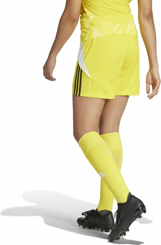 Shorce për femra adidas, të verdha [Madhësia: M]