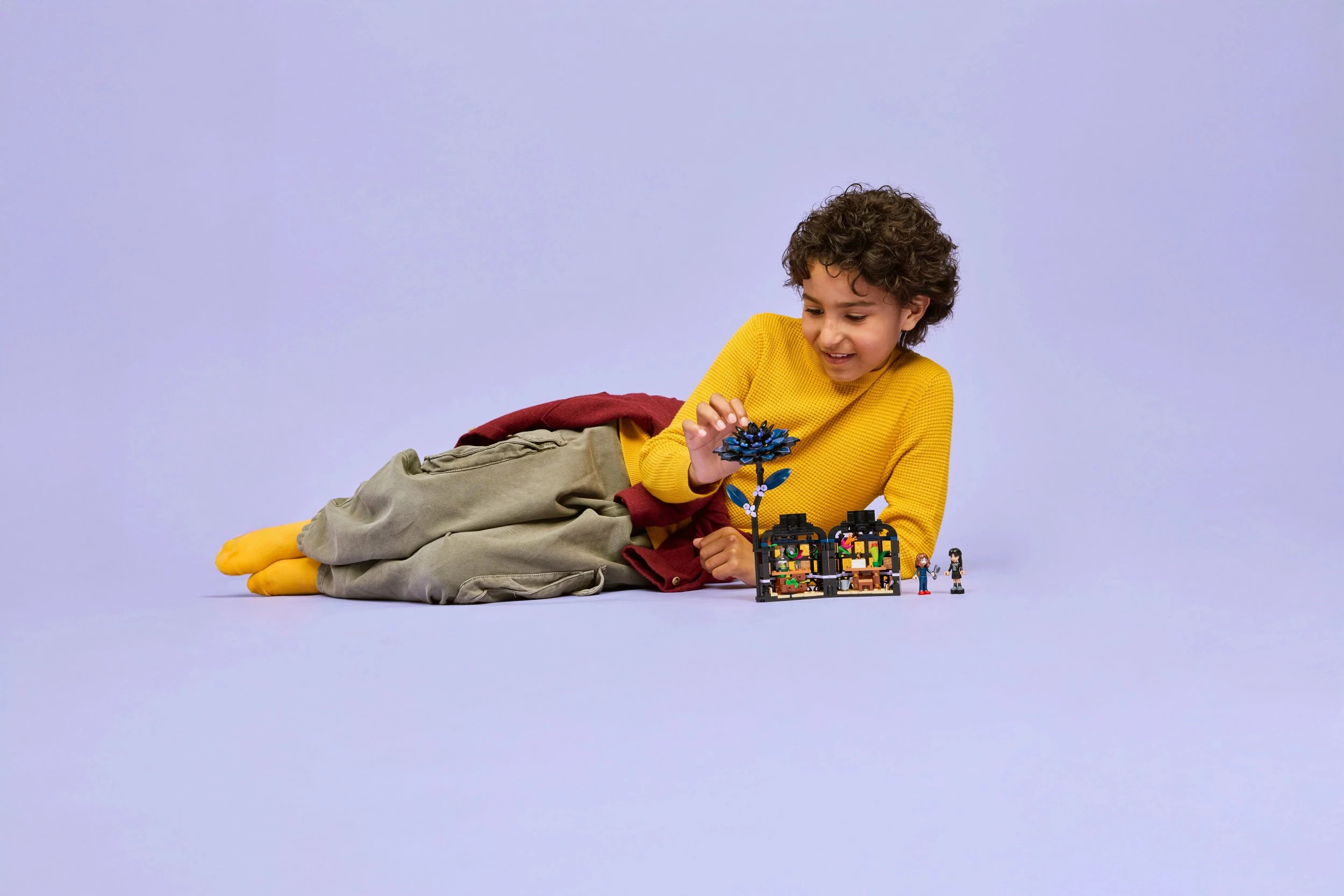 Set LEGO Wednesday Black Dalia Flower 76784, 358 copë, e zezë