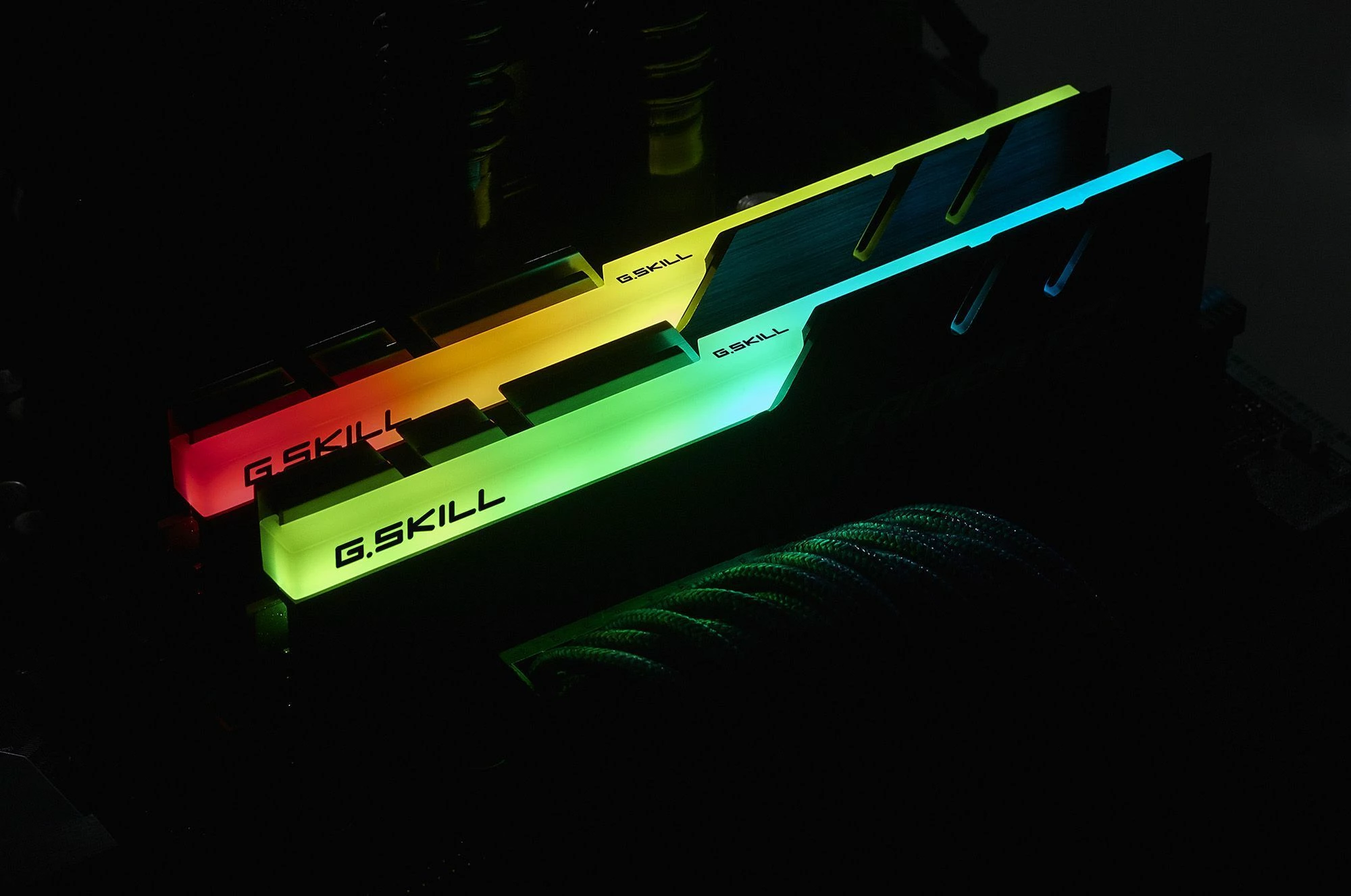 RAM Memorje G.Skill Trident Z RGB F4-3200C16D-32GTZRX 32GB DDR4 3200MHz CL16, e zezë, set 2x16GB