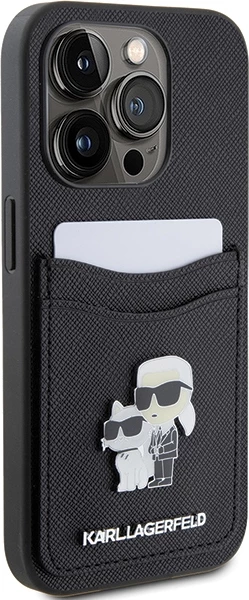 Mbështjellës Karl Lagerfeld Saffiano Cardslot Karl&Choupette Metal Pin për iPhone 15 Pro, i zi