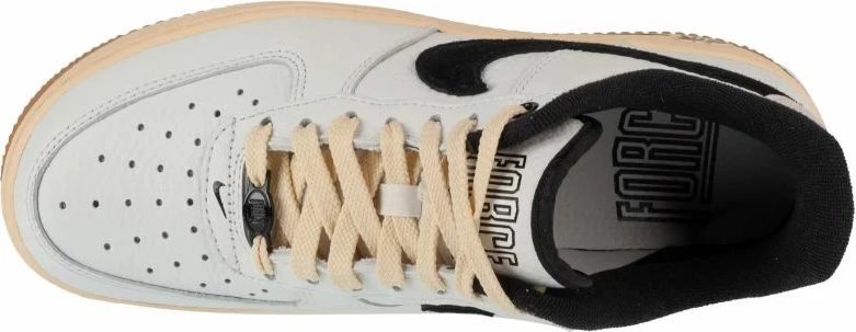 Atlete Nike për femra, të bardha