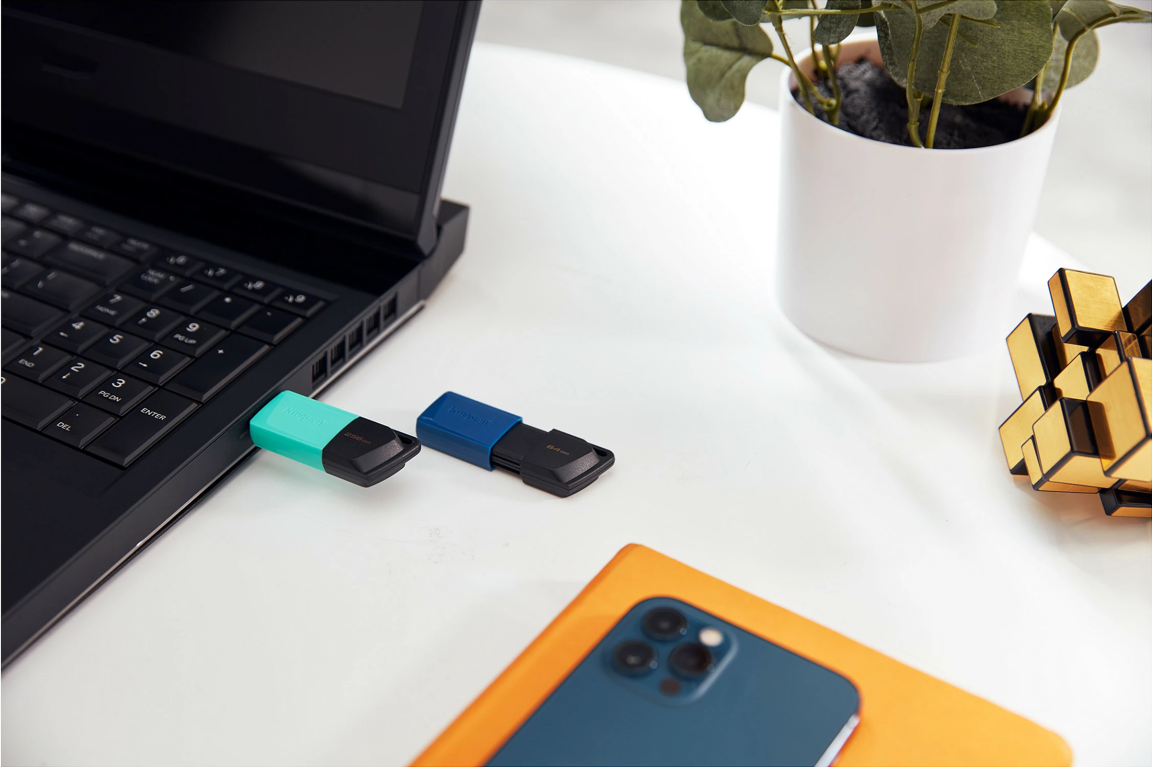 USB Kingston DataTraveler Exodia M 64GB, USB3.2, zi + kaltër
