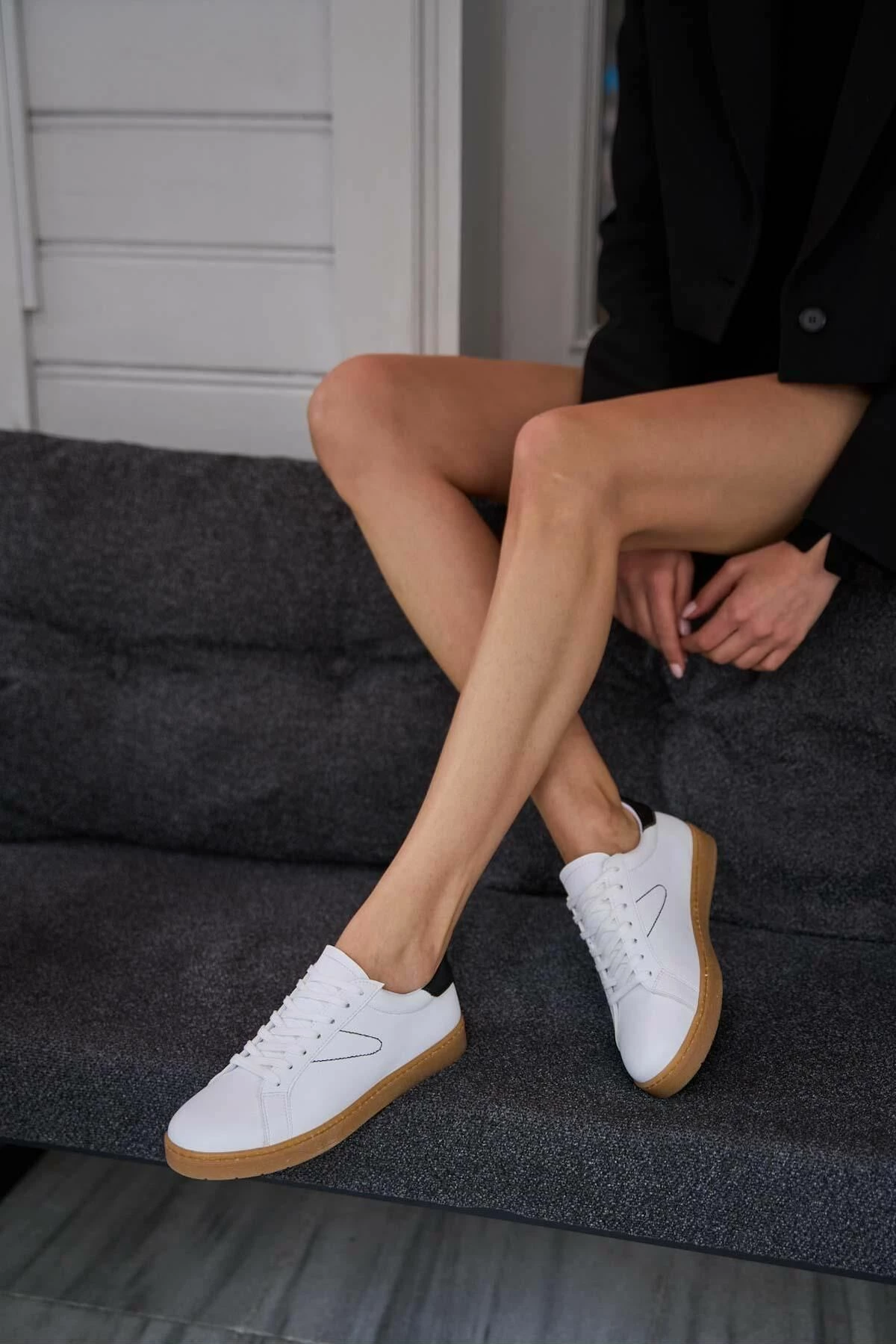 Këpucë për gra Jumeon, MK1340424SR20-001, të bardha dhe të zeza