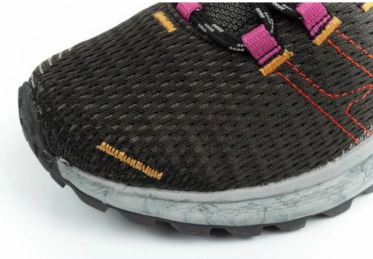 Atlete për femra Merrell, të zeza dhe shumëngjyrëshe