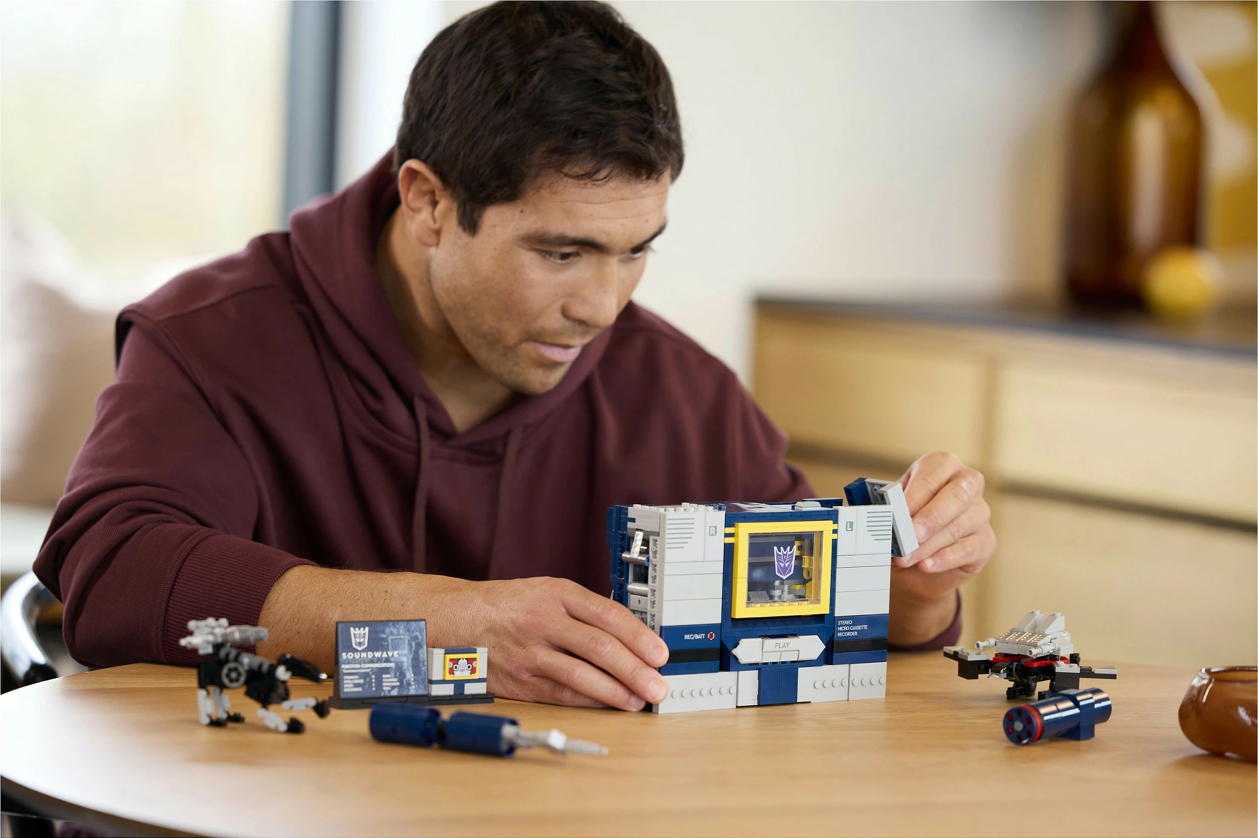 Set ndërtimi LEGO Icons Transformers Soundwave 10358, 1505 pjesë, 18+, multikolor