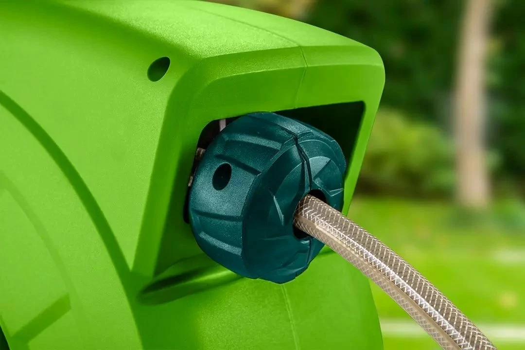 Mbështjellës automatik për zorrë kopshti Verto 15G891, 20 m + 2 m, 1/2\", i gjelbër, set me spërkatës dhe lidhësa