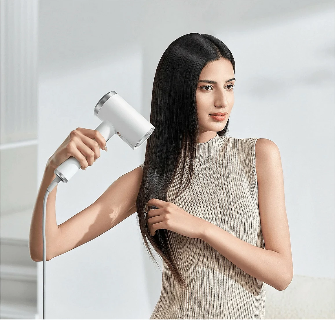 Tharëse flokësh Xiaomi High-Speed Ionic, 1600W, e bardhë/argjendtë