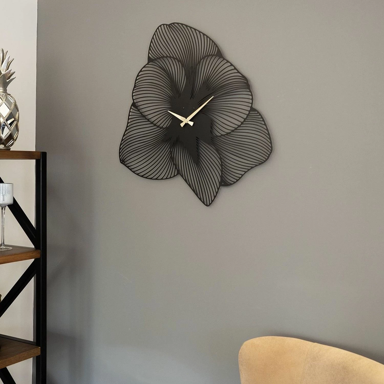 Orë muri dekorative prej metali, Wallity Azalea, e zezë, 49x49cm