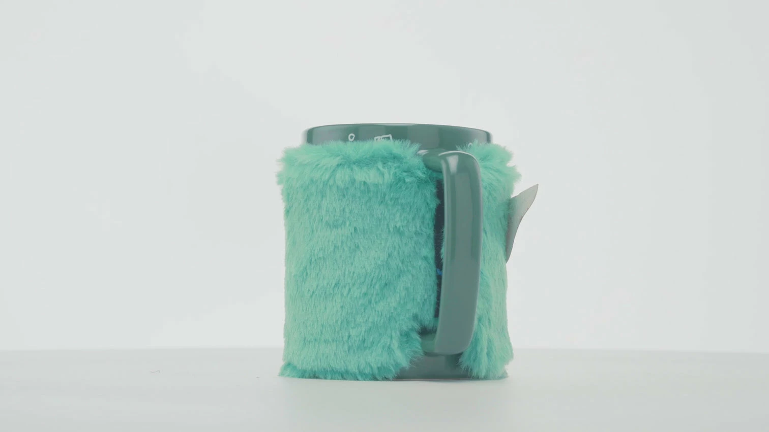 Mug Pyramid International The Mandalorian Grogu Fuzzy 440 ml, mbulesë e butë e heqshme, jeshile
