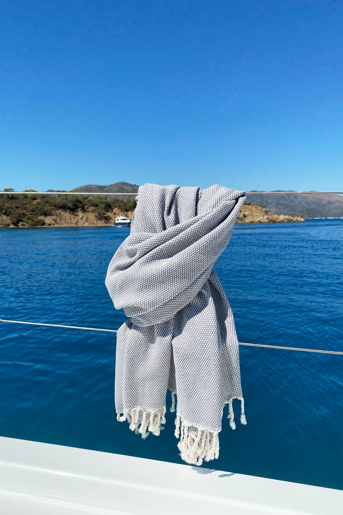 Peshqir plazhi Fouta, ngjyrë gri, Mijolnir, Likya