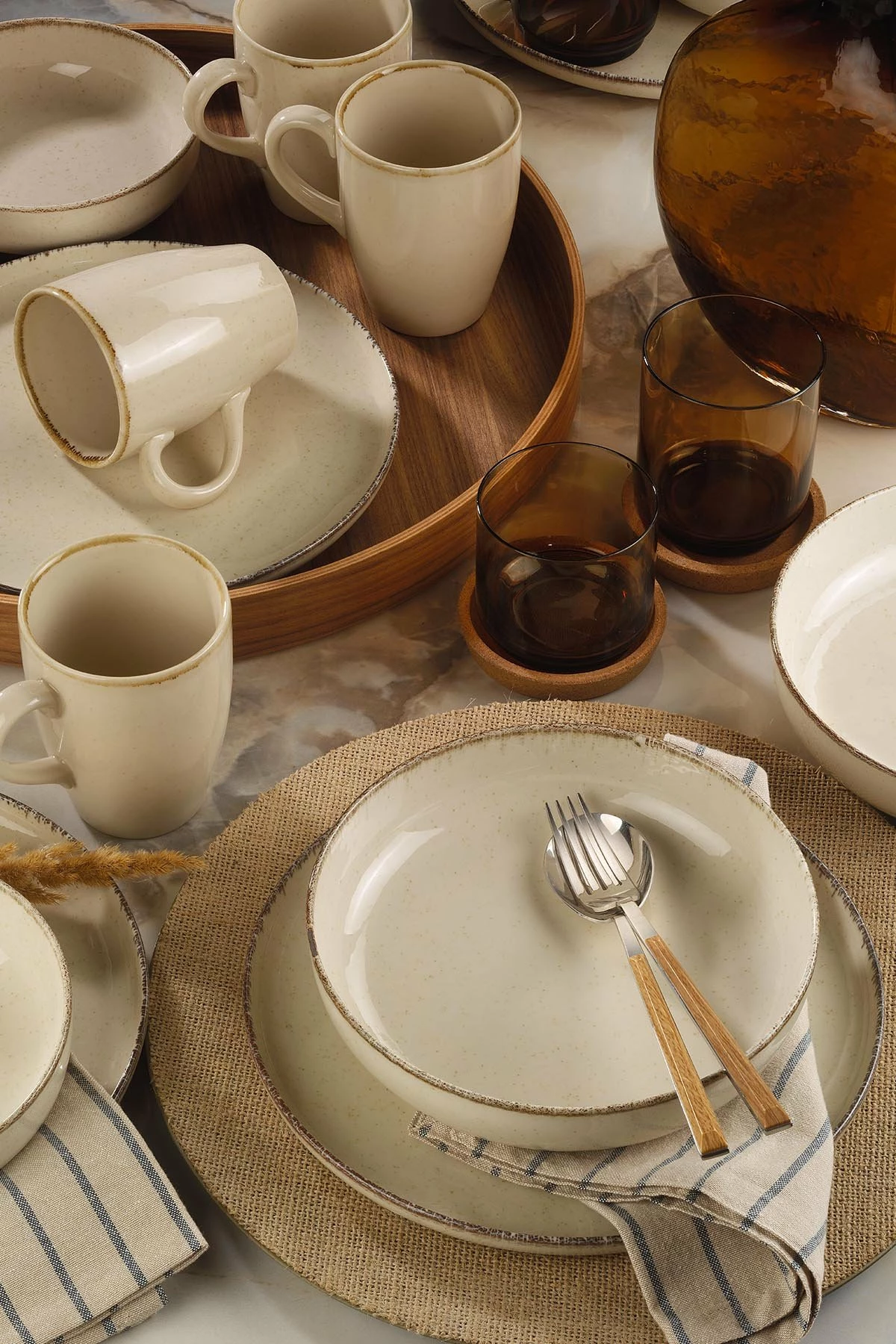 Set enësh për drekë (16 copë), Hermia Concept, MOD16Y2730P02, ngjyrë krem