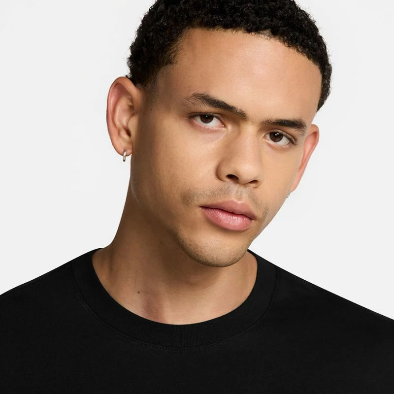 Maicë për meshkuj Nike, e zezë