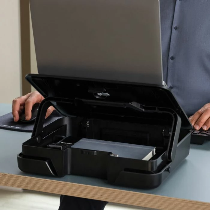 Çantë laptopi Fellowes Breyta MPN 100016564, 14", 2-në-1 me stand të integrum, 5 pozita lartësie, e zezë