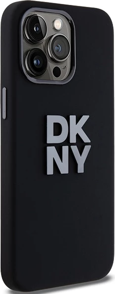 Mbështjellës DKNY Liquid Silicone Metal Logo për iPhone 15 Pro, i zi