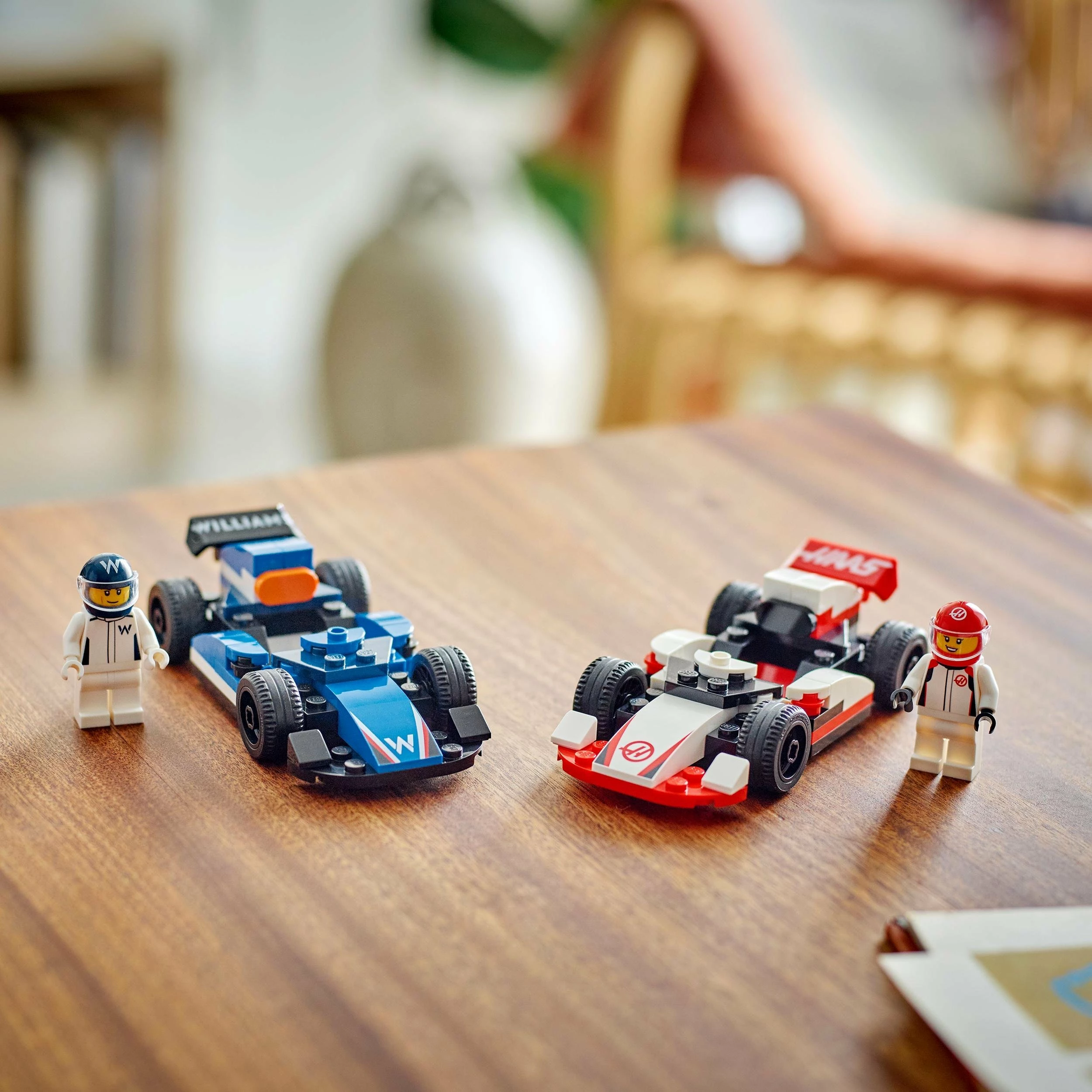 Set LEGO City F1 Car Williams Racing dhe Haas F1 60464, 92 copë, 4+, 2 makina + 2 minifigura