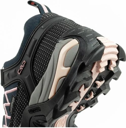 Atlete trekking për femra CMP, të zeza