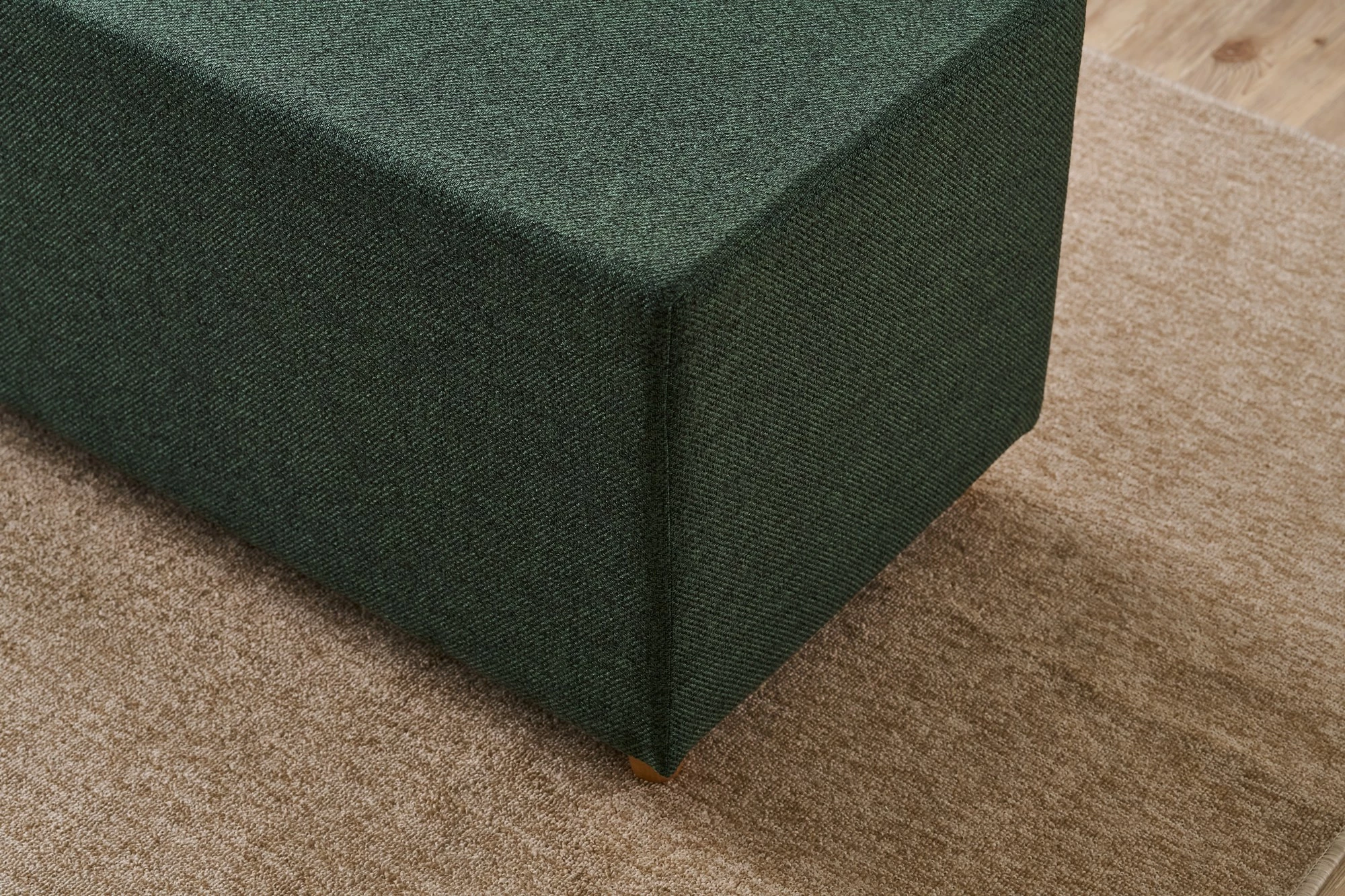 Puf jeshil Atelier del Sofa, Urla