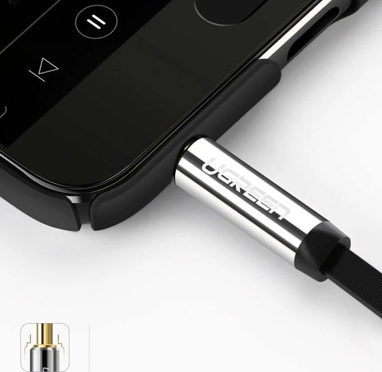 Kabllo AUX Ugreen 3.5mm Jack në 3.5mm Jack 5m, një konektor me kënd 90°, flat, black/silver