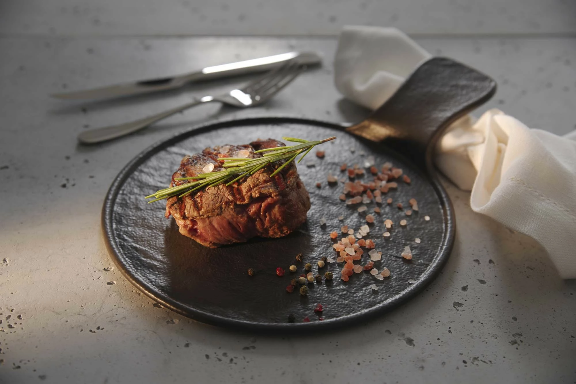 Pjatë servimi me dorëzë Fine Dine Crust 300x220x30 mm, porcelan, e zezë, set 3 copë