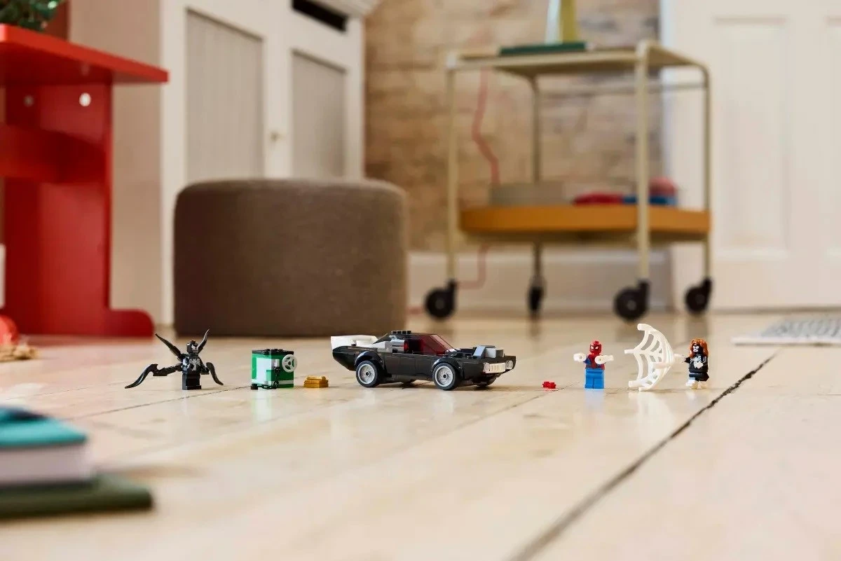 Set LEGO Marvel 76309 Spider-Man vs. Venom Muscle Car