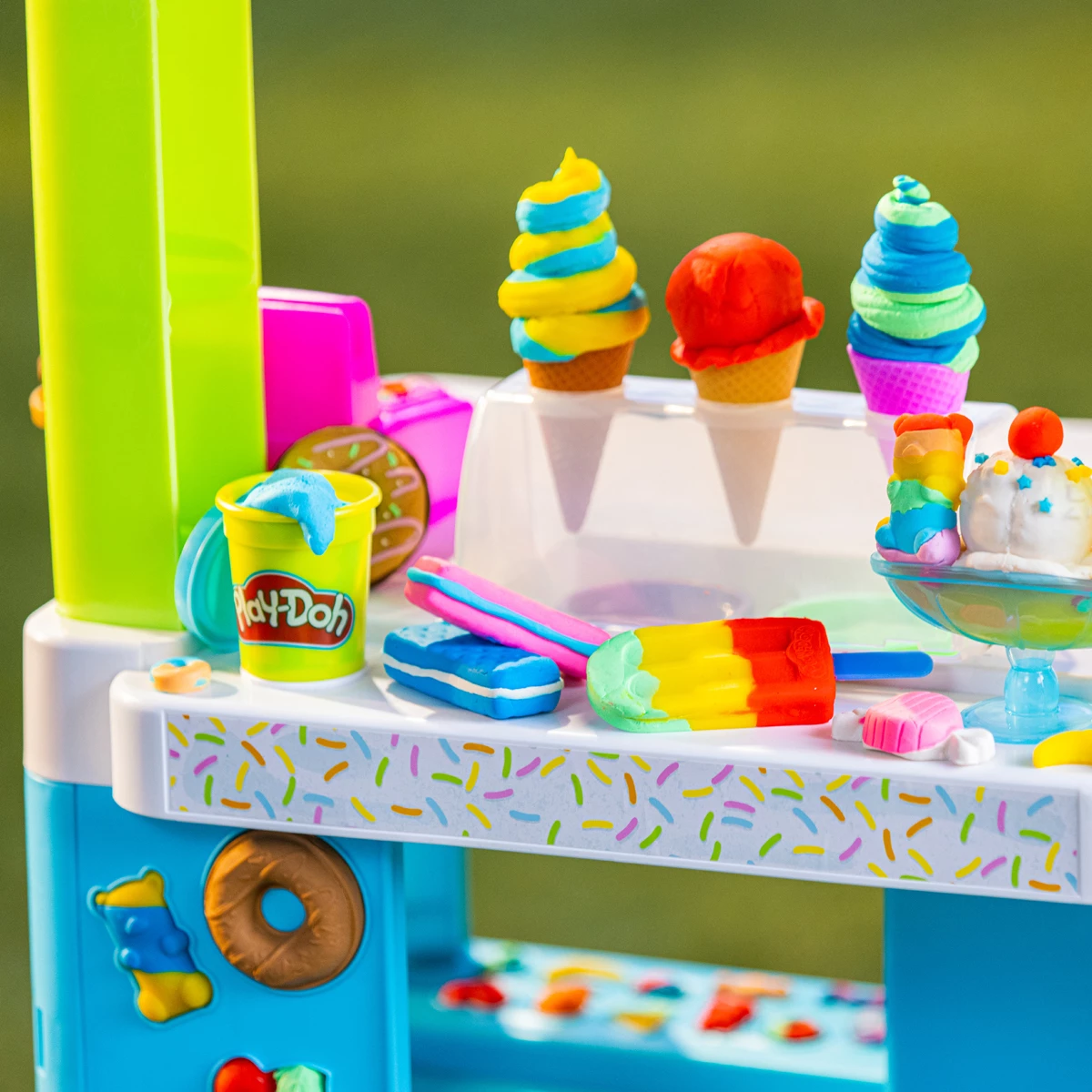 Set lodër për fëmijë Play-Doh Kitchen Creations Ultimate Ice Cream Truck 