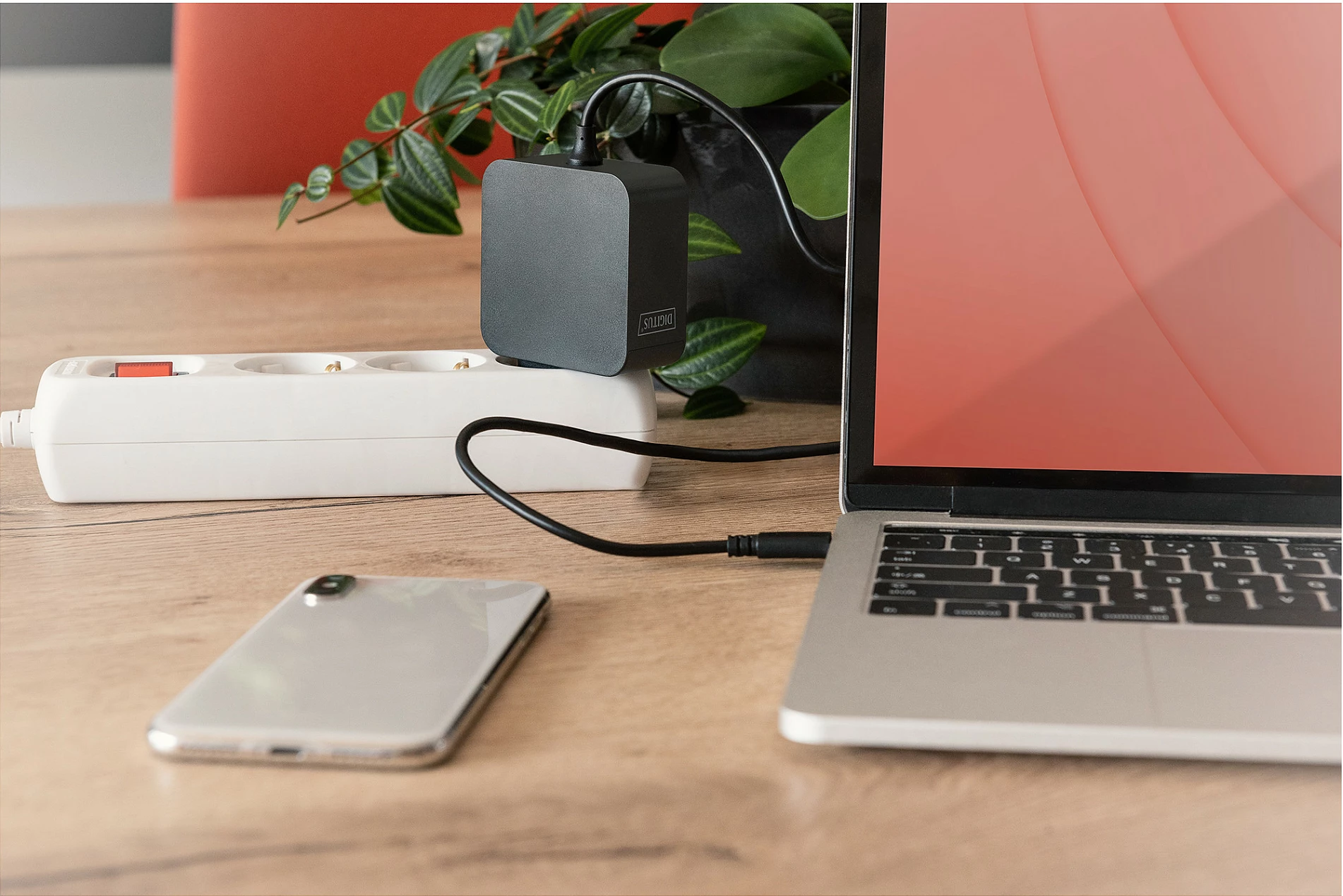Karikues notebook Digitus USB-C, 65W, i zi