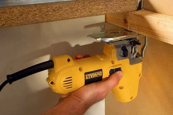 Sharrë xhigso DeWalt DW343K 550 W, 85 mm, me valixhe, e verdhë
