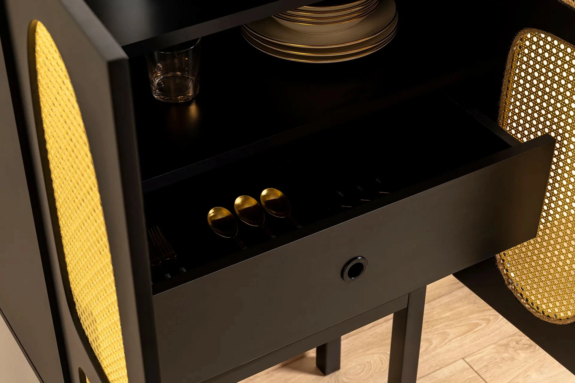 Konsol Simona 135, ngjyrë e zezë