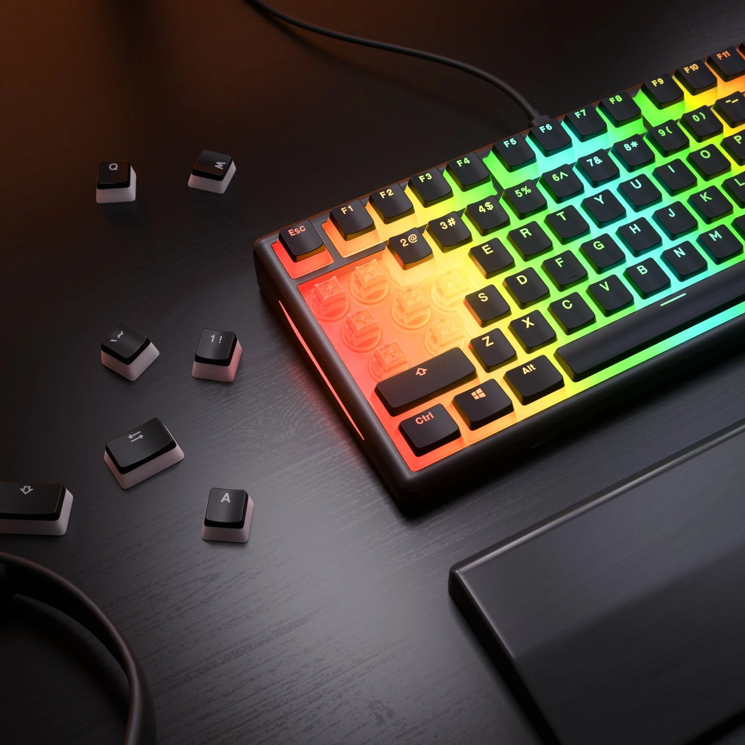 Tastierë gaming Glorious GMBK 75% GLO-GMBK75-BLK-US, mecha-membrane, USB, RGB 10 zona, US layout, e zezë, set me kabllo USB-C/USB-A