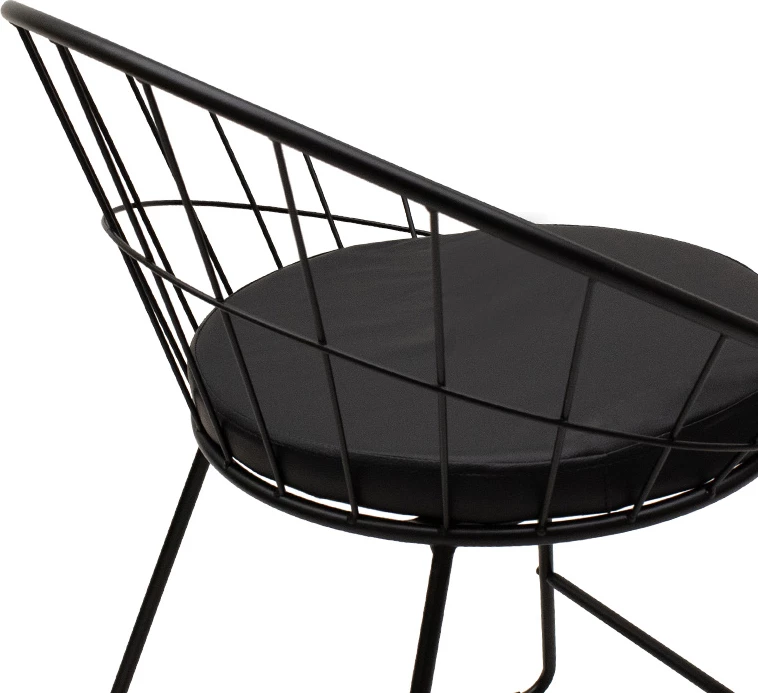 Karrige me metal të zi dhe jastëk PVC të zi