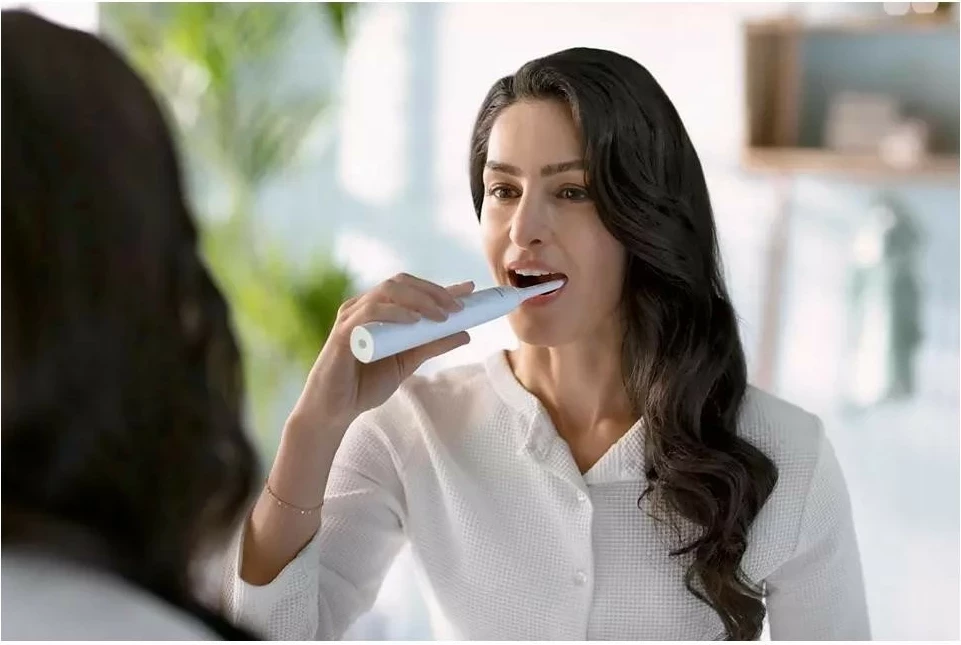 Koka rezervë për furçë dhëmbësh Philips Sonicare S2 Sensitive HX6052/87, 2 copë, e bardhë