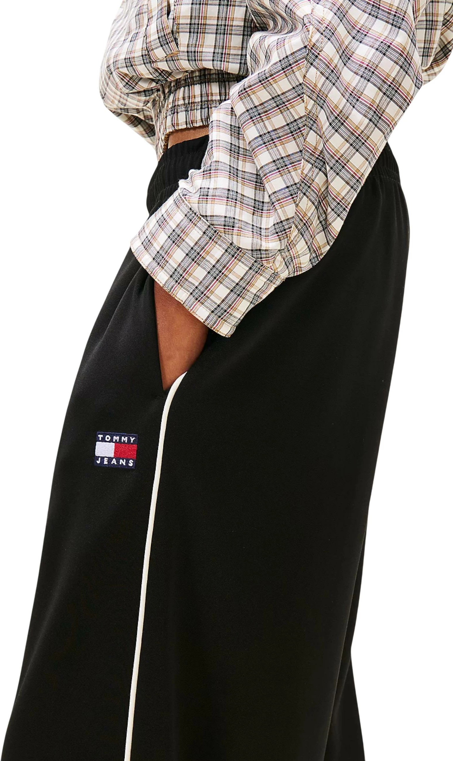 Pantallona sportive për femra Tommy Hilfiger Jeans DW0DW22633, të zeza [Madhësia: L]