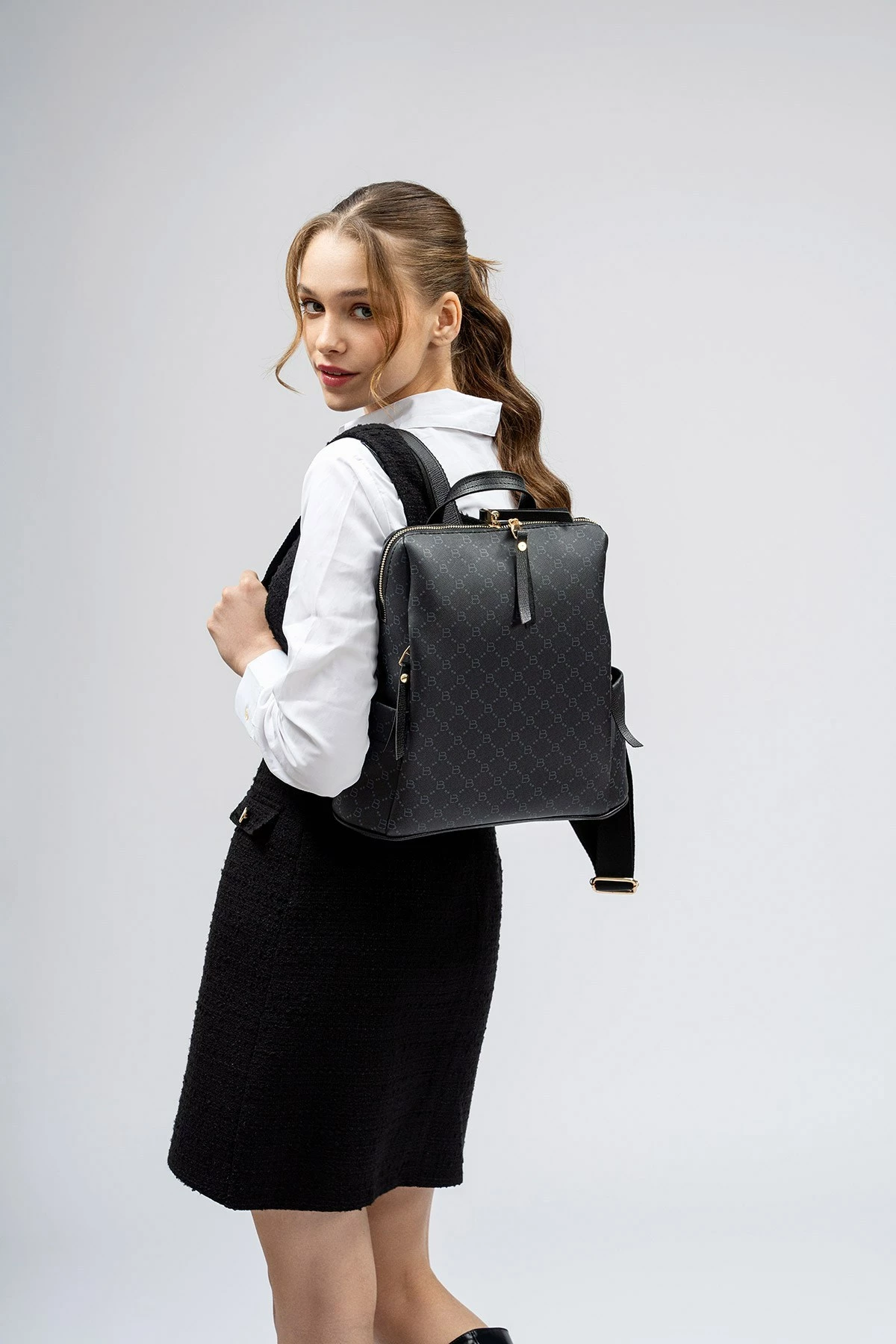 Çantë shpine Lucky Bees, 359 v2, e zezë, gri