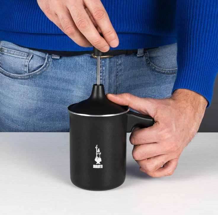Shkumues qumështi Bialetti 00AGR395, 1L, i zi