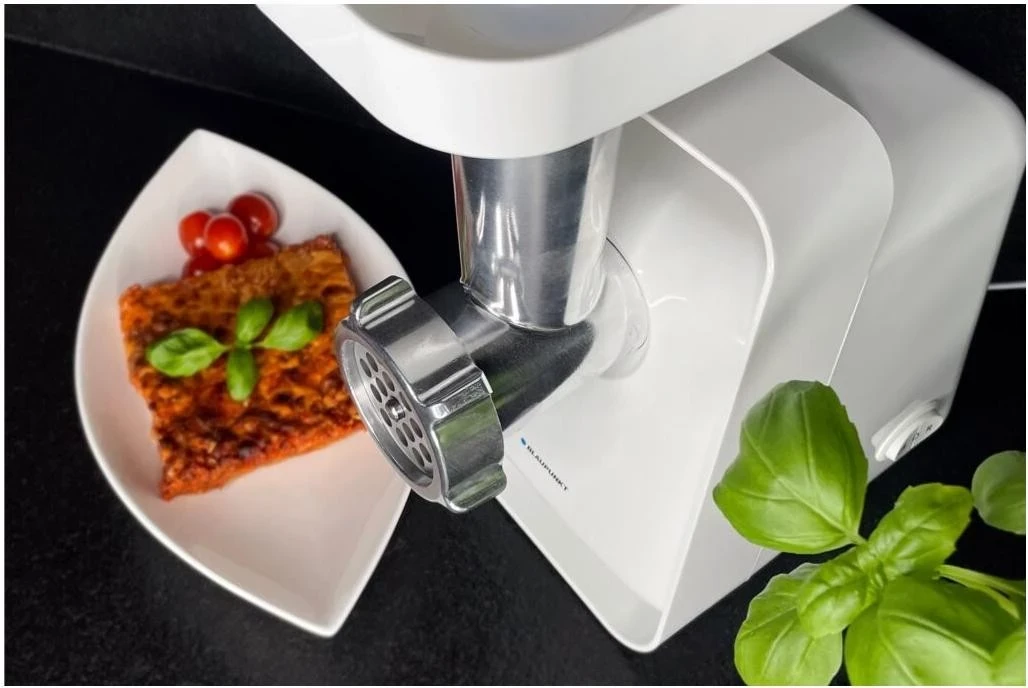 Makinë për bluar mishin Blaupunkt FMM301, e bardhë