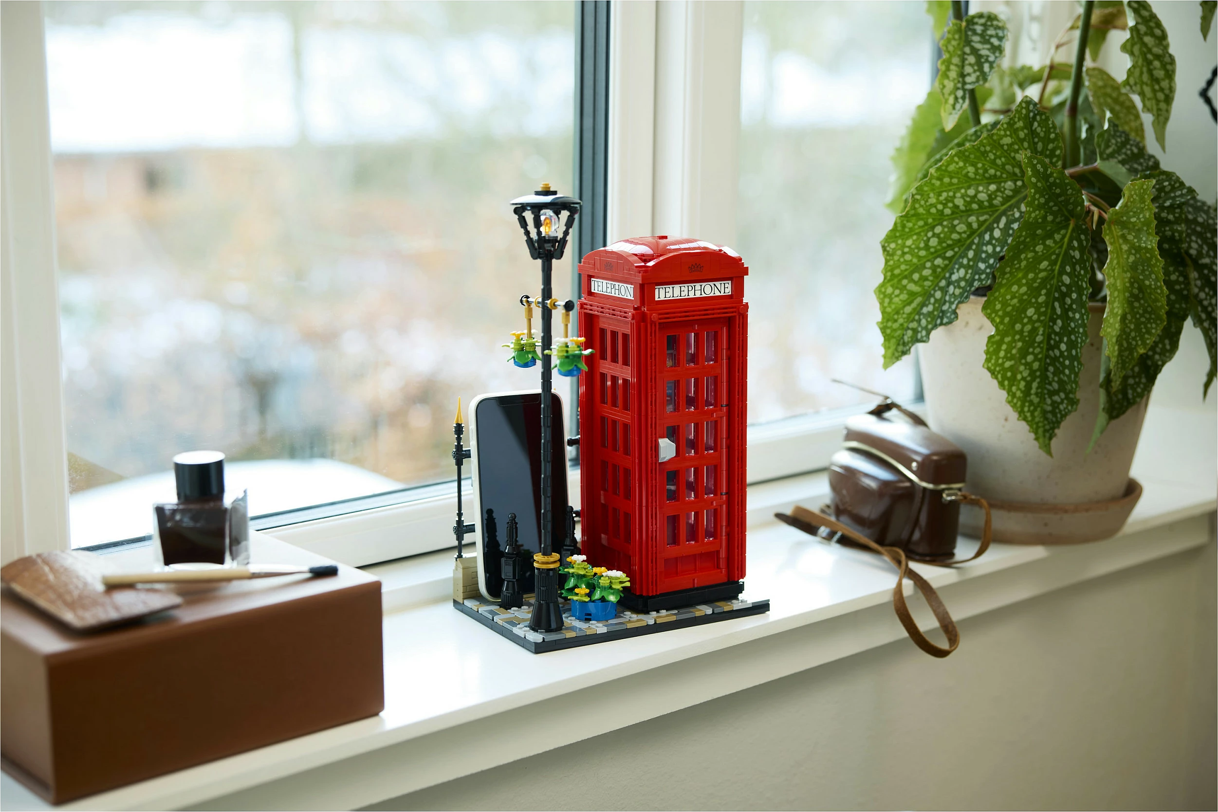 Set ndërtimi LEGO Ideas 21347, Kuti telefonike e kuqe londineze, 1460 pjesë, Multikolor