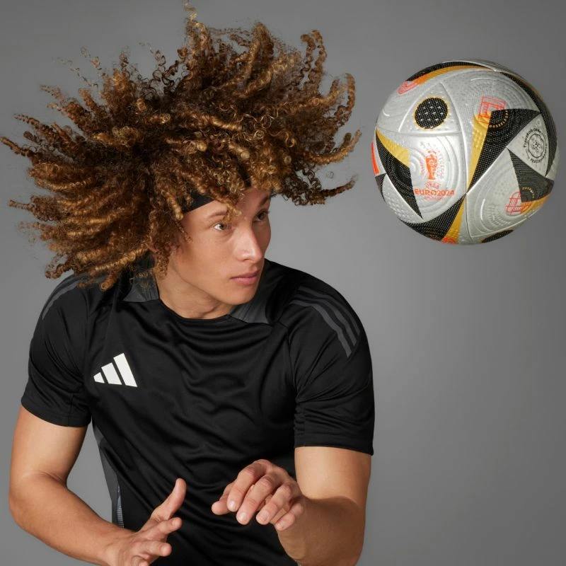 Top futbolli adidas, gri/argjendtë [Madhësia: 5]