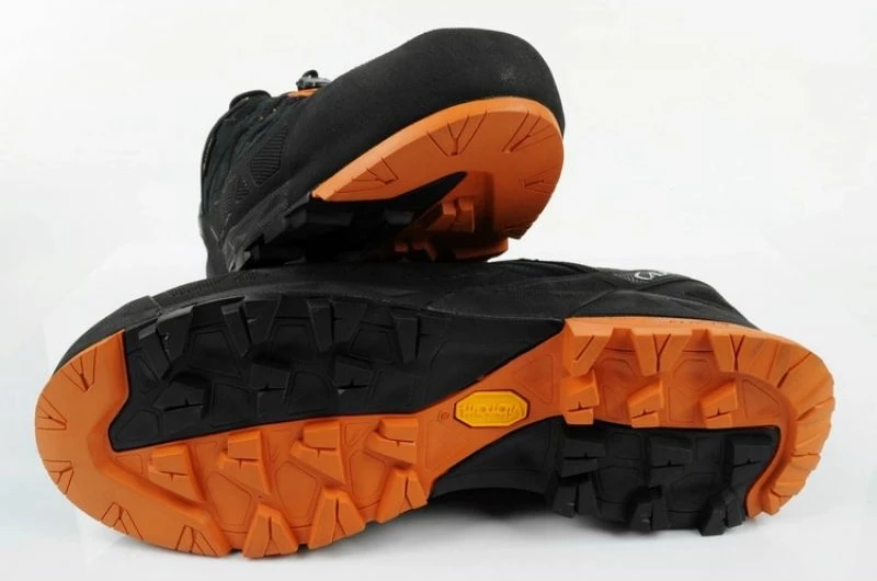 Atlete trekking për meshkuj Aku, të zeza