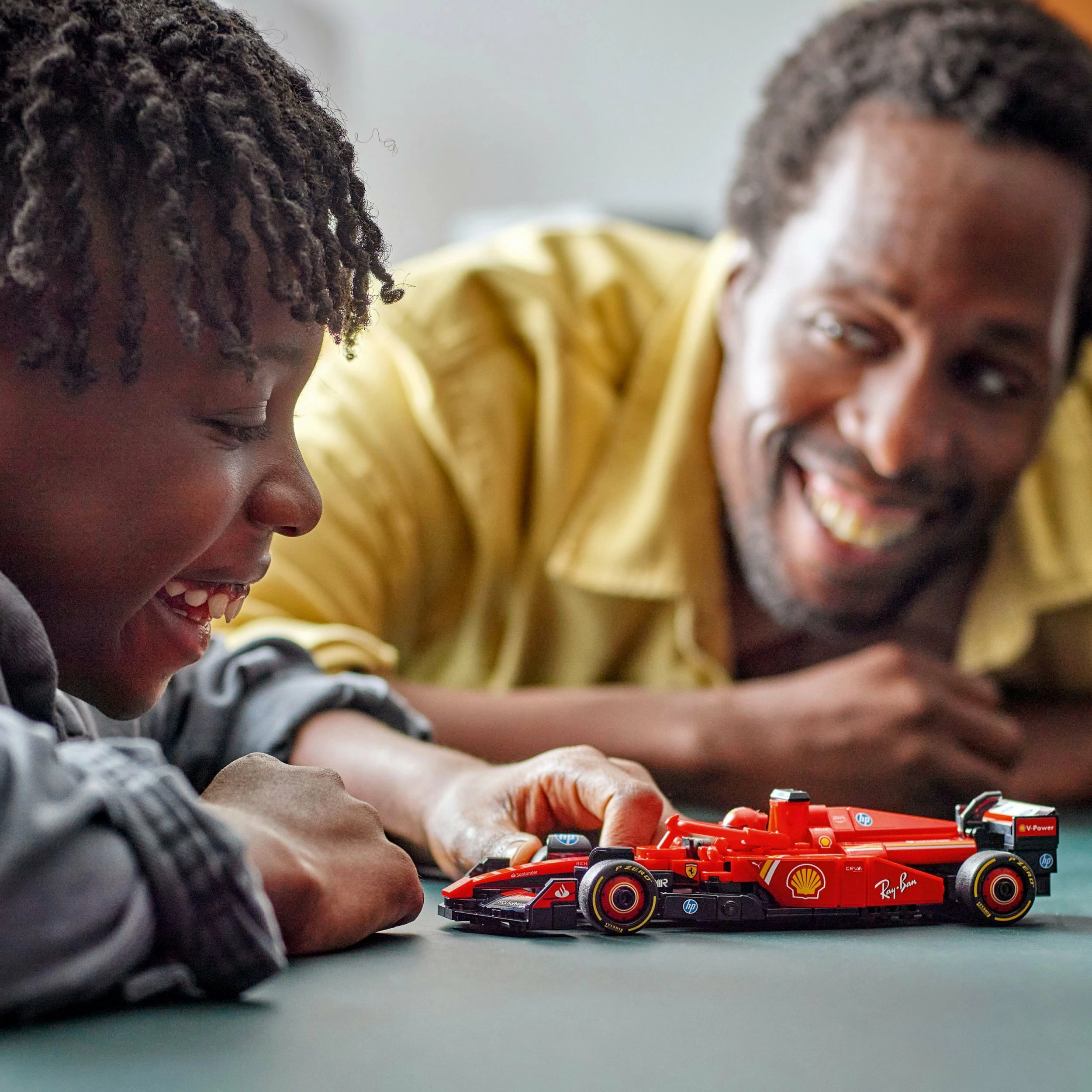 Set LEGO Speed Champions Ferrari SF-24 F1 (77242), 275 copë, e kuqe