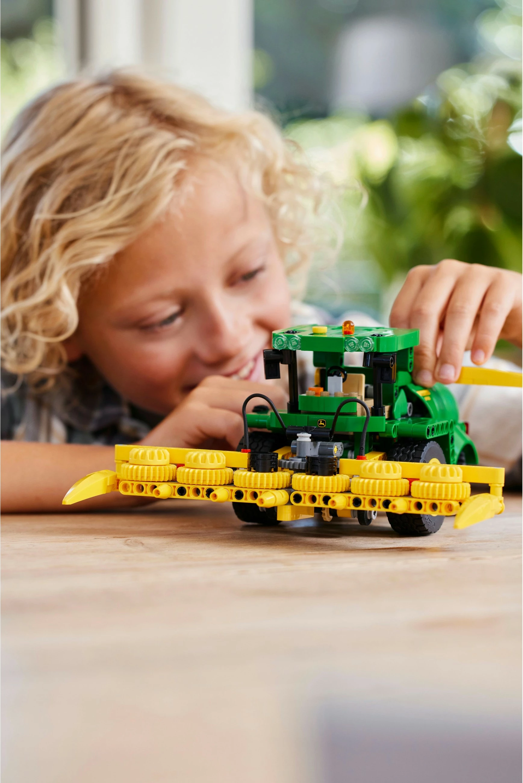 Set ndërtimi LEGO Technic John Deere 9700 Forage Harvester 559 pjesë multikolor