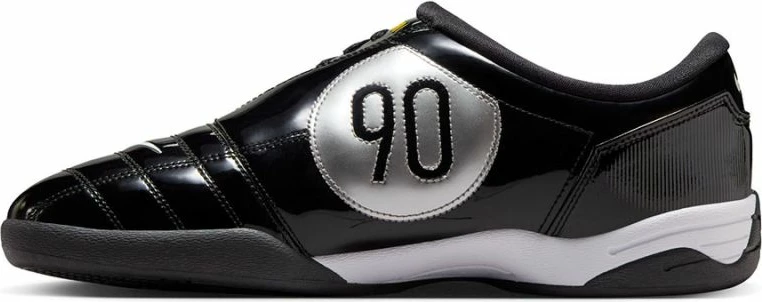 Atlete futbolli Nike Total 90 IC HJ9351-001 [Madhësia: 42]