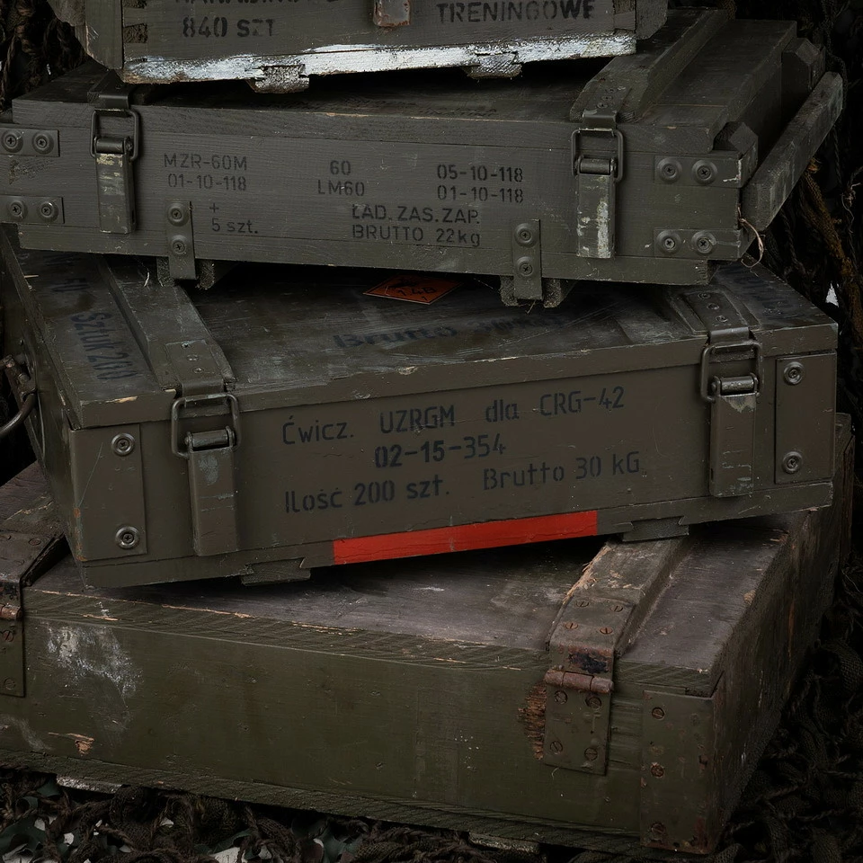 Kuti Municioni Various Wooden army box #4 set 86X42X42CM