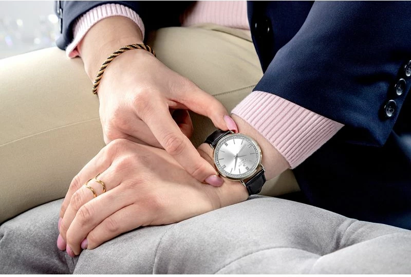 Orë dore femrash Giewont GW5390-A1, argjend, rrip lëkure i zi