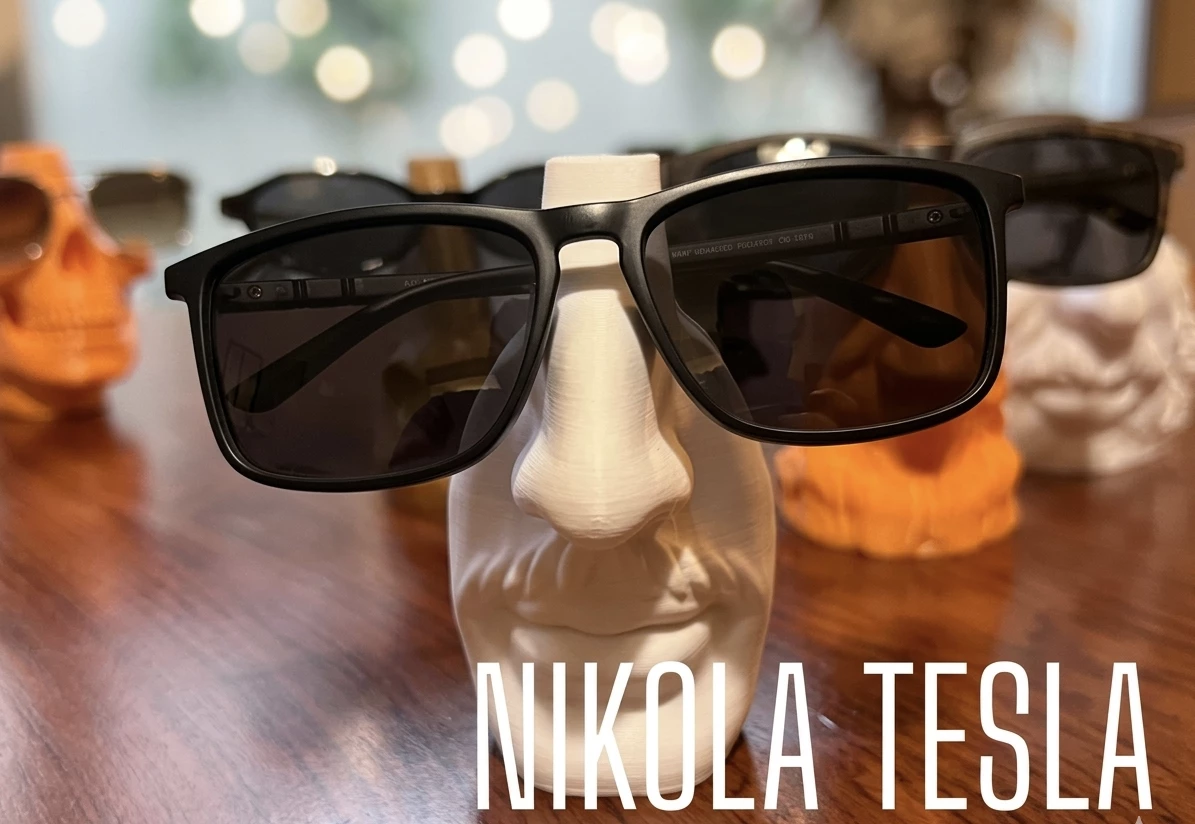 Mbajtëse për syza / Nikola Tesla - e bardhë