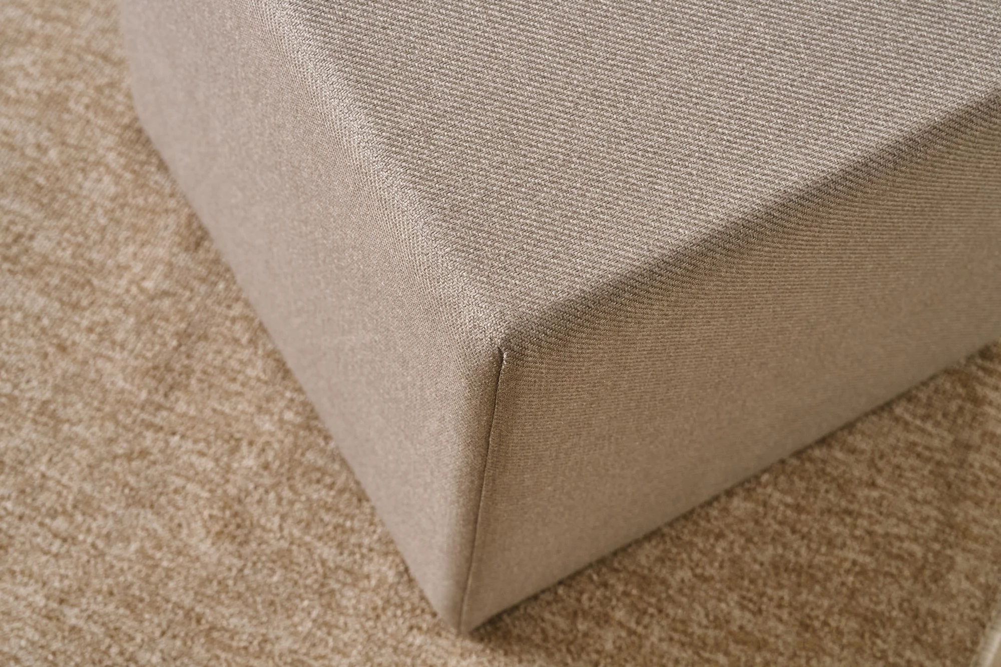 Puf Atelier del Sofa, Asos, bezhë